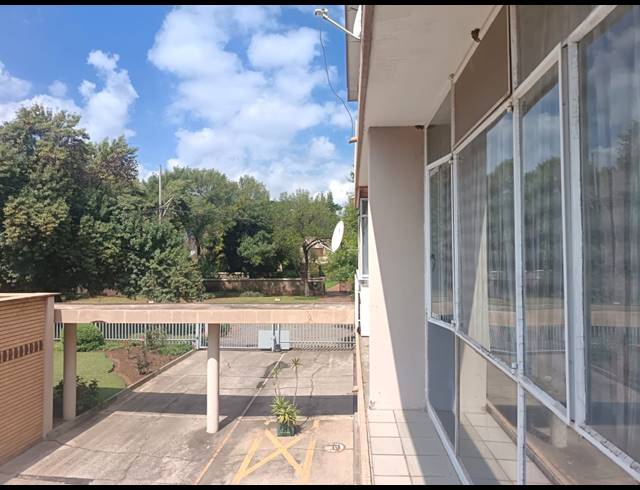 2 BEDROOM FLAT FOR SALE IN THREE RIVERS